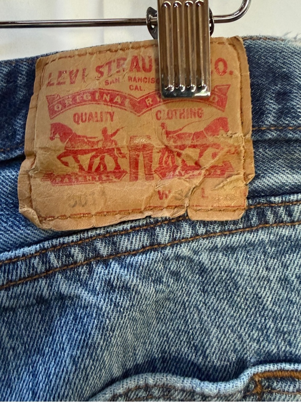 Levi’s 501 Farmer Owned Distressed Faded Working Man’s Straight-Leg Work Jeans - Picture 10 of 13